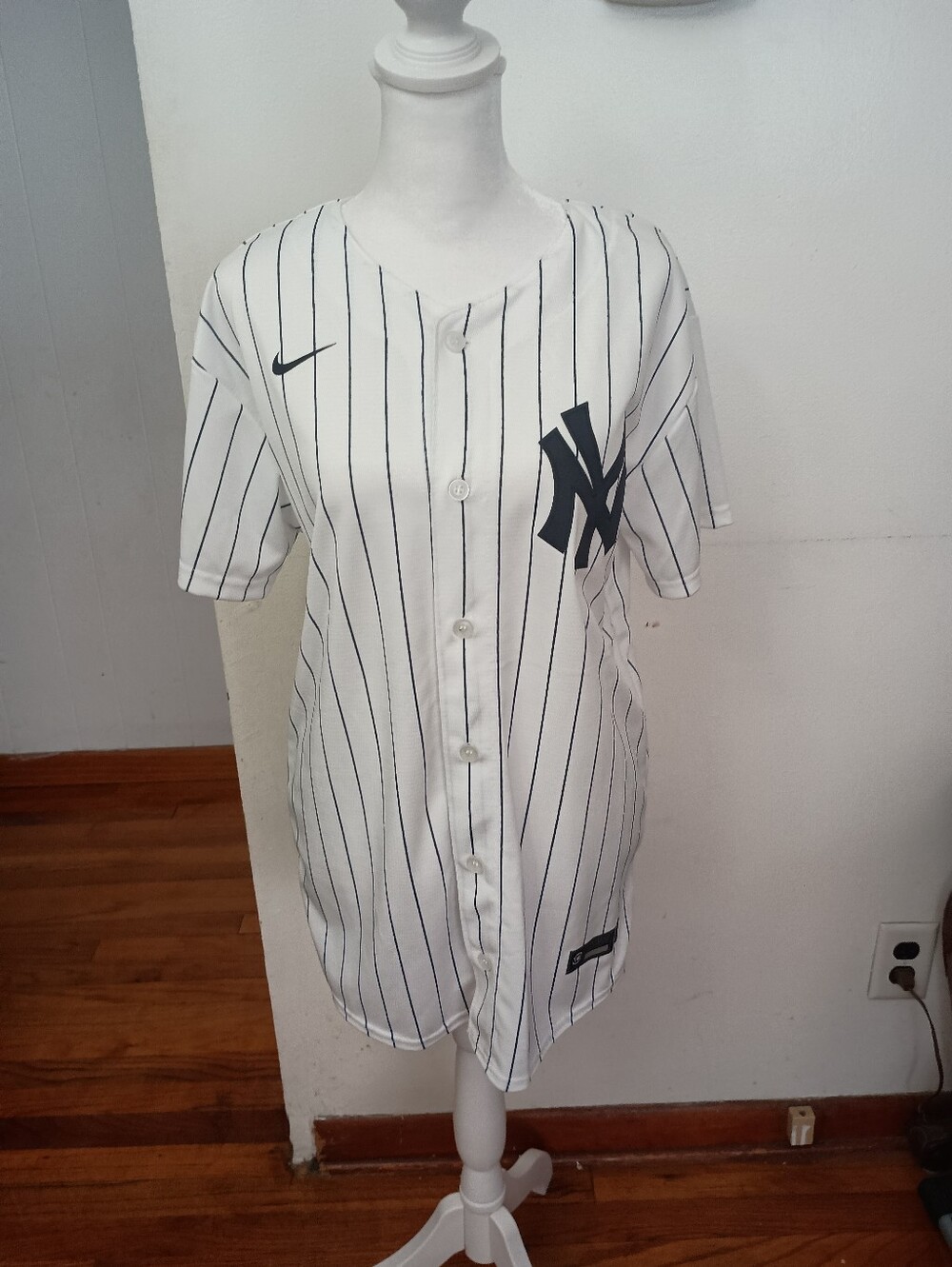NWT Nike White & Navy Pinstripe New York Yankees Jersey Shirt Top XL 18/ 20